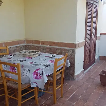Charming Studio In / 40 Sqm / Shared Pool Appartamento *